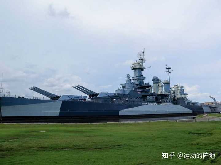 有些戰列艦艦橋那麼高,一炮轟塌怎麼辦?