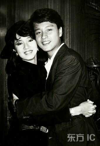 如何看待张国荣粉丝贬低其他明星的行为?