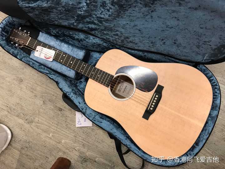 云杉面板,相思木背侧,原厂配es2拾音器,插电效果很棒 马丁d10e是鹊ゥ