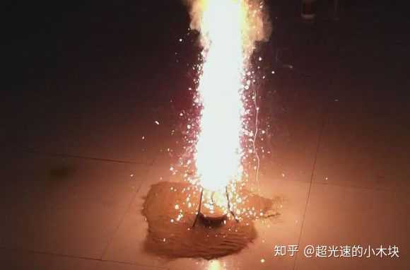都闪开,趣味实验最精彩的,绝对是                          铝热反应