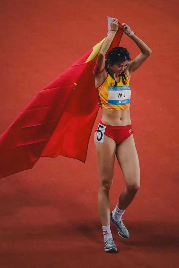 12 秒 86 追平赛会纪录，吴艳妮洲际巡回赛 100 米栏夺冠，如何评价她本场比赛的表现？