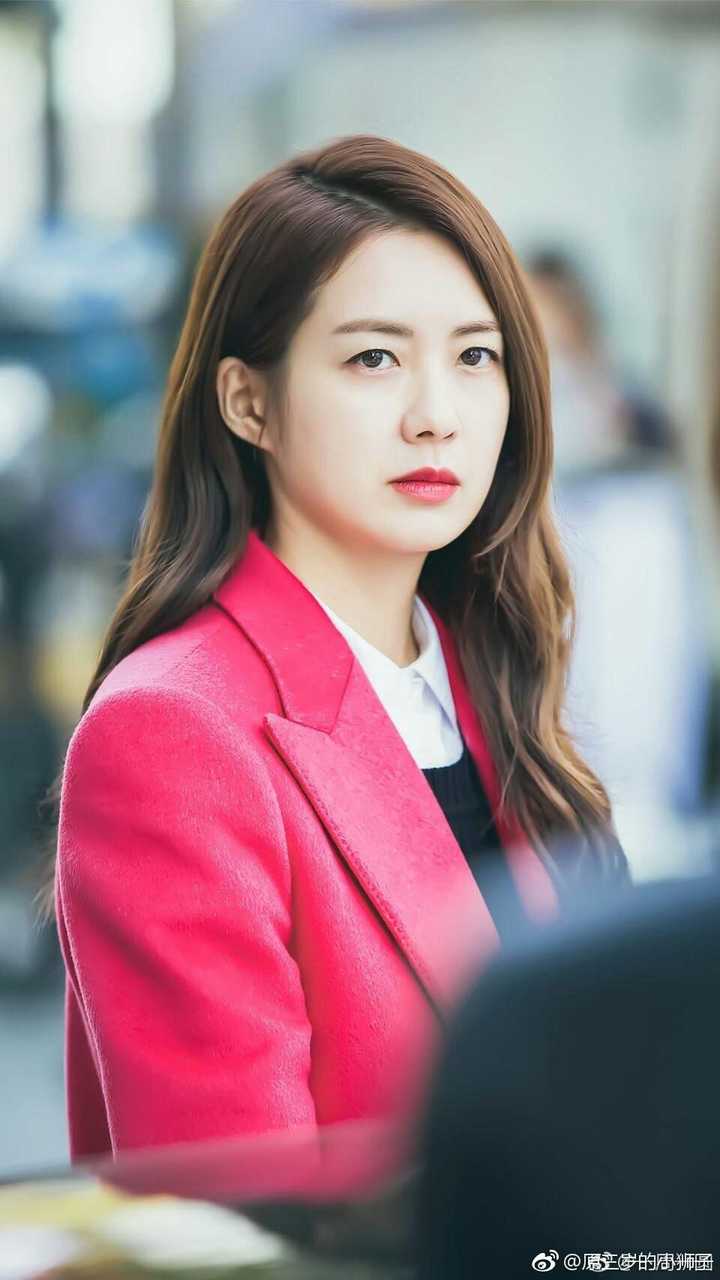 穿西装更是一看就惹不起