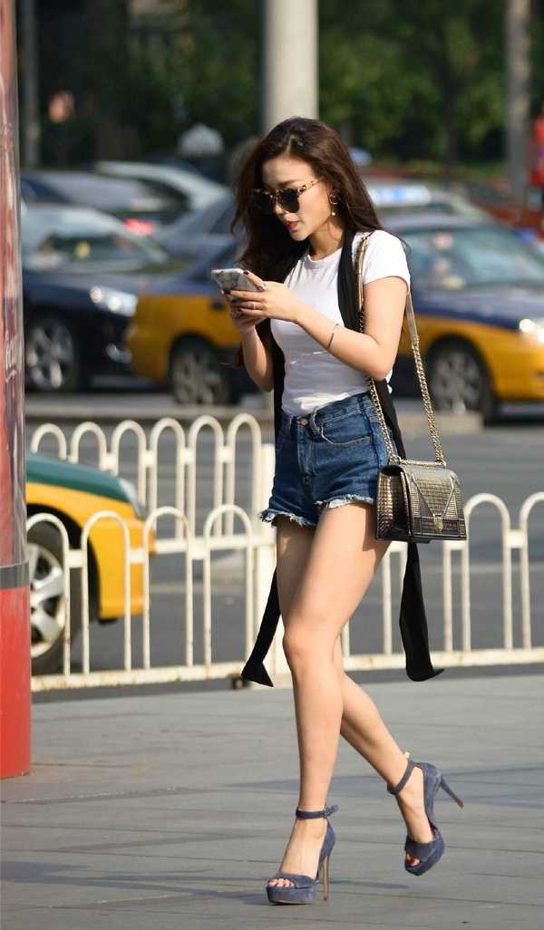 西渼美业official 的想法: 女人天生就该穿细跟高跟鞋!时尚而优雅!
