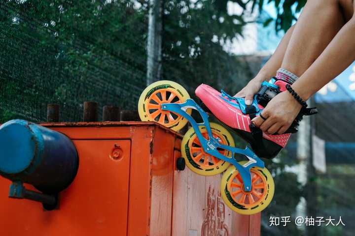 什么"穿小鞋脚疼没关系撑撑就好了"的理论,敢情这不是你的脚,所以可以