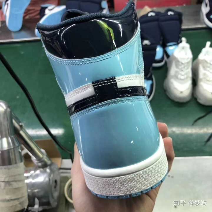 这个水桶腰实在入眼不了,这是我经常买鞋的一位莆田老哥,给你们找找他