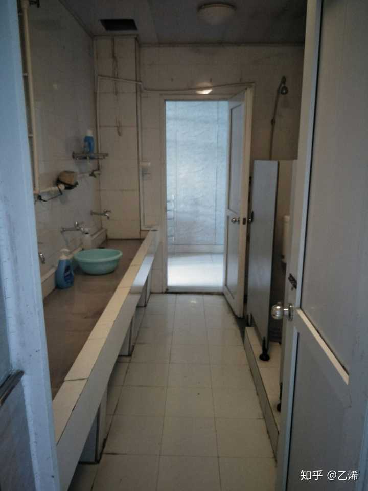 黄岩中学的宿舍咋样?