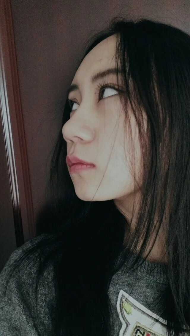 有哪些好看的侧脸?
