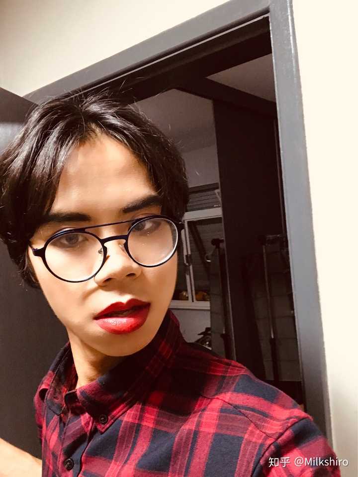 男生涂口红是一种什么感觉?
