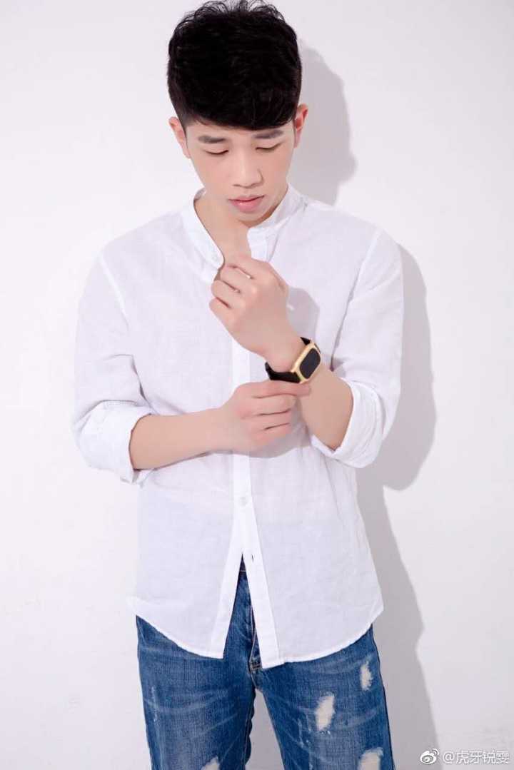 如何评价虎牙主播锐雯?