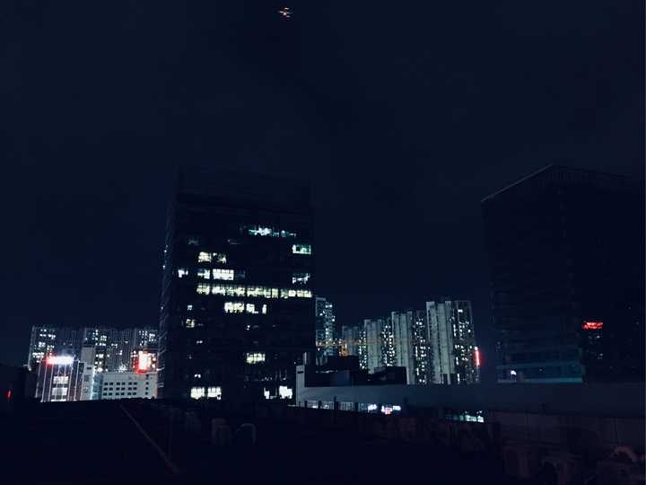 正向伸缩复合训练(难度:无连续跳箱→无连续纵跳→高处跳下后立刻跳起