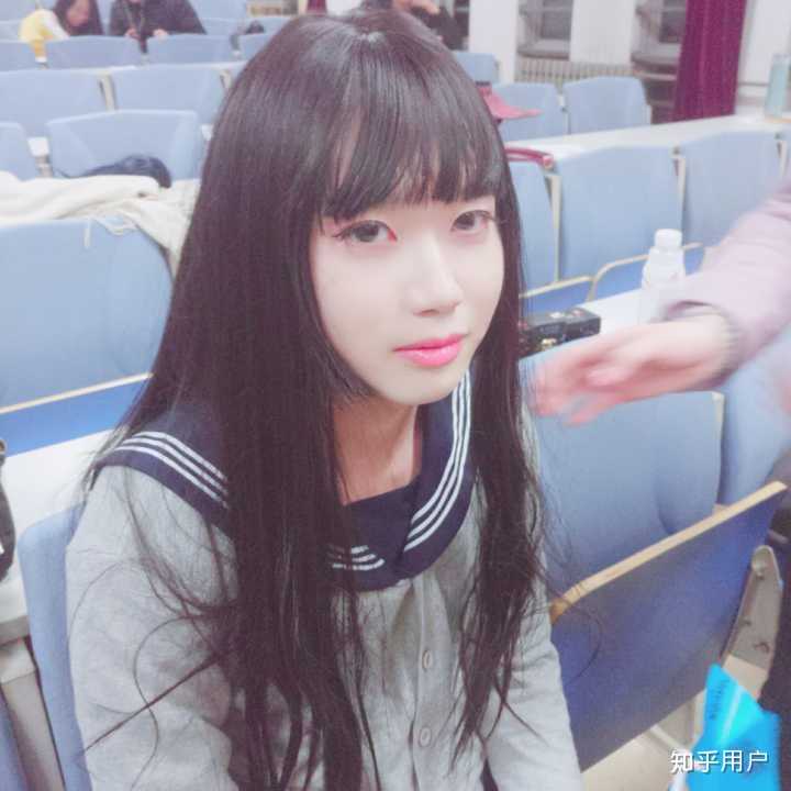 有没有好看的女装大佬图片(最好没办法一下子就看出来是男的)?