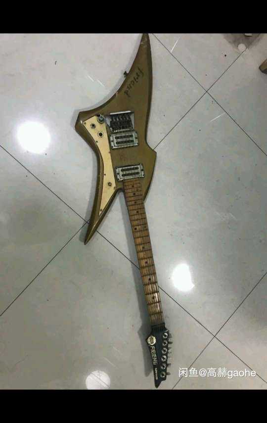 咸鱼上看到一些历史上的国产电吉他,想想还挺感动