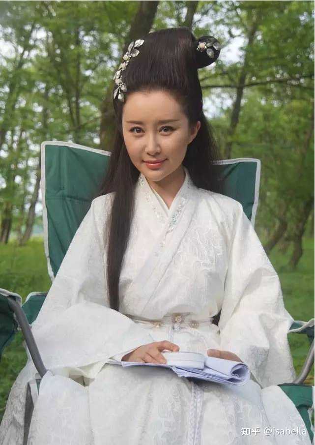 哪些明星的脸已经/快要崩了？