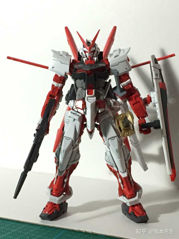 有没有大神有万代rg红色异端的成品,长什么样子?