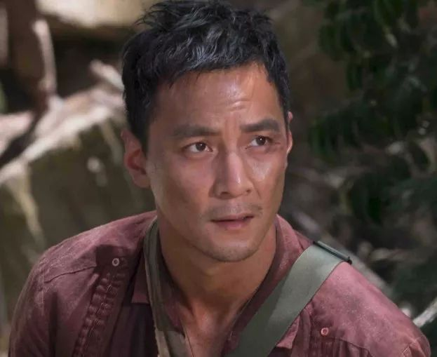 如何评价电影《古墓丽影:源起之战》?