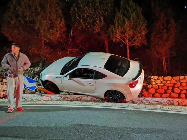 文太下山: 86!86上山了!(图为brz)