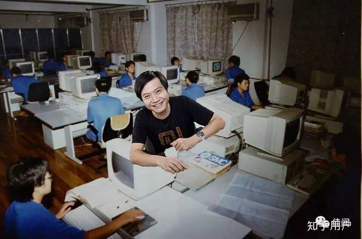 什么办公室啃馒头啊,三天不闭眼睛地敲代码啊,此时的剧情要向后来的