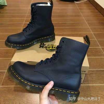 Dr Martens 1460有硬皮 软皮 漆皮 油皮 请问这四款有什么区别 买哪个好 知乎