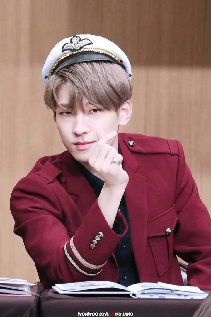 如何评价seventeen成员全圆佑?