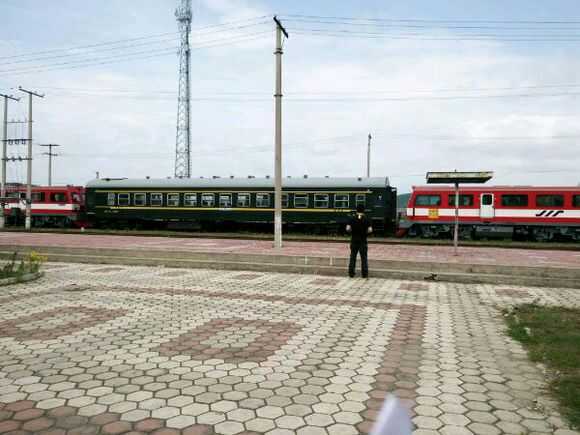 穆棱站——穆棱新站[2] 1,车次76001,老穆棱站发车时间5:34,途经伊林5