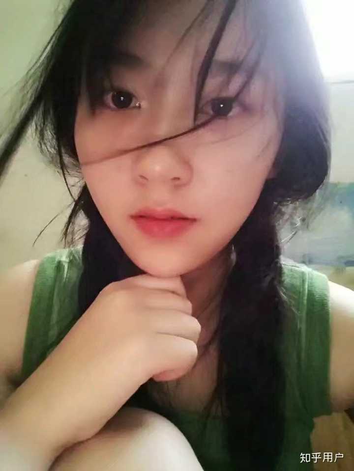 你见过最漂亮的女生长什么样?