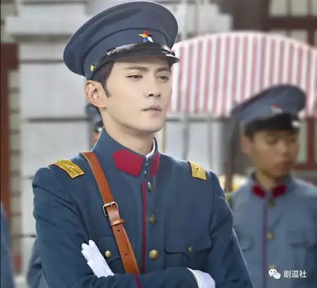 民国装徐正溪帅出一道光!