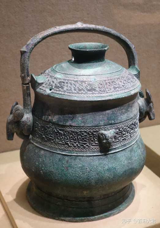 "燕侯旨"铜卣,一般认为是燕侯给嫁到霸国的姑姑特地造的陪嫁用品