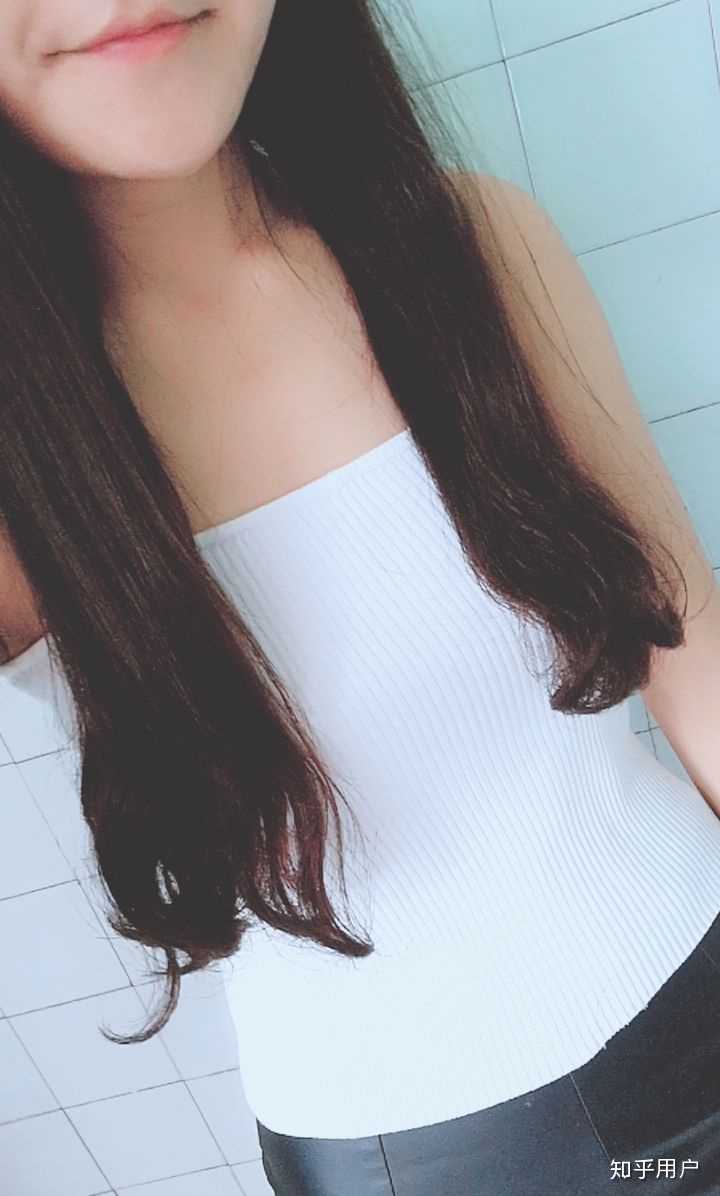 女生胸小是一种什么样的体验?