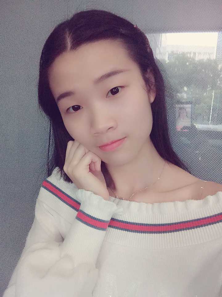 你身边有没有单眼皮或小眼睛的美女?