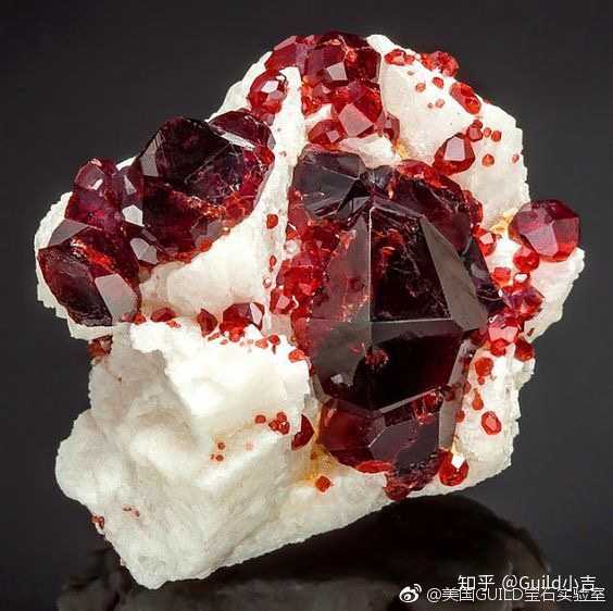 为什么很少人提到血泊色的石榴石?