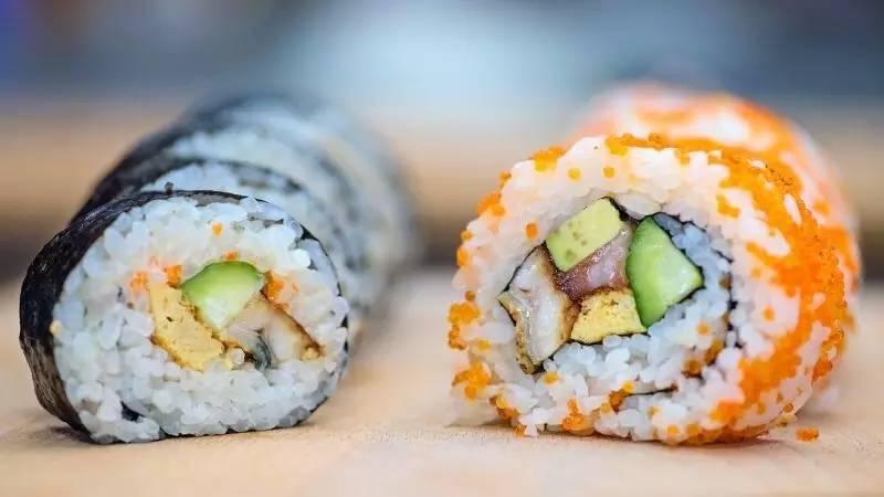 在家要怎么制作简单又好吃的寿司 知乎