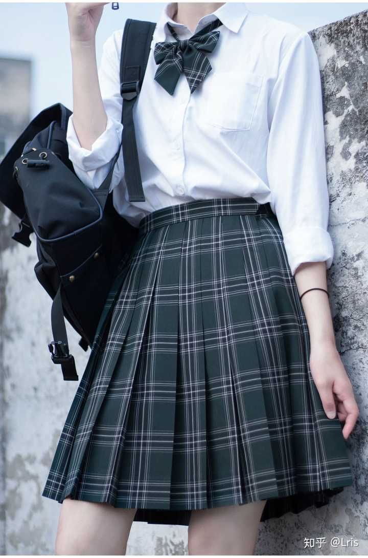 有哪些蛇院女孩必备的绿色的jk制服(格裙水手服都可)鸭?