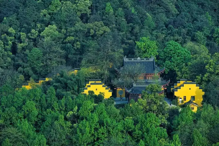 拍攝電影唐山大地震來此勘景時, 不禁感嘆