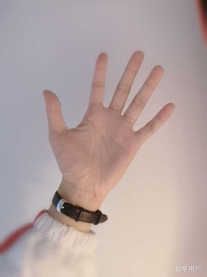 女生有一双好看的手是怎样的体验?