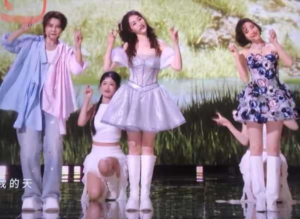 《浪姐》的姐姐们真的意识不到自己跑调吗？