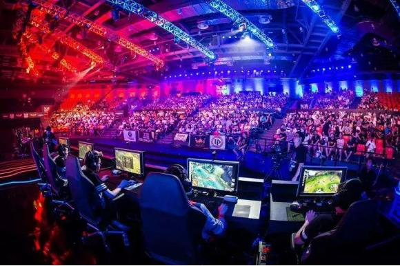 "实际上我明白《电子竞技世界》更像一个符号,一个官方媒体认可的符号