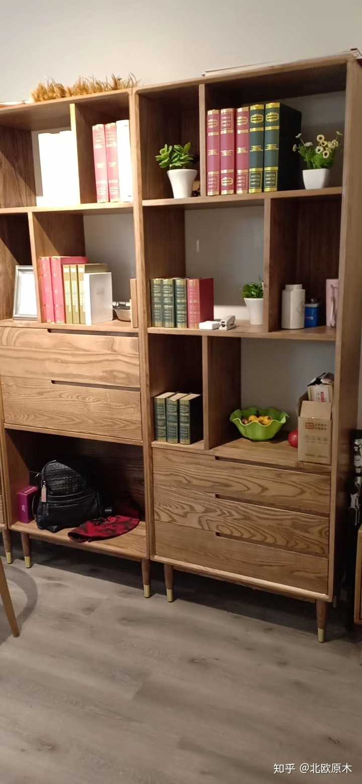 客厅改书房   灰色瓷砖搭配什么颜色书柜协调?