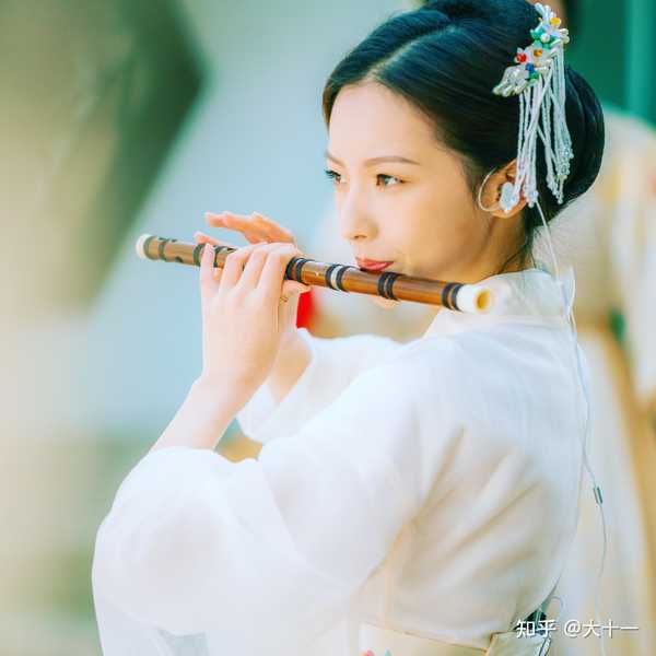 大十一 的想法: 吹竹笛的姑娘 - 知乎