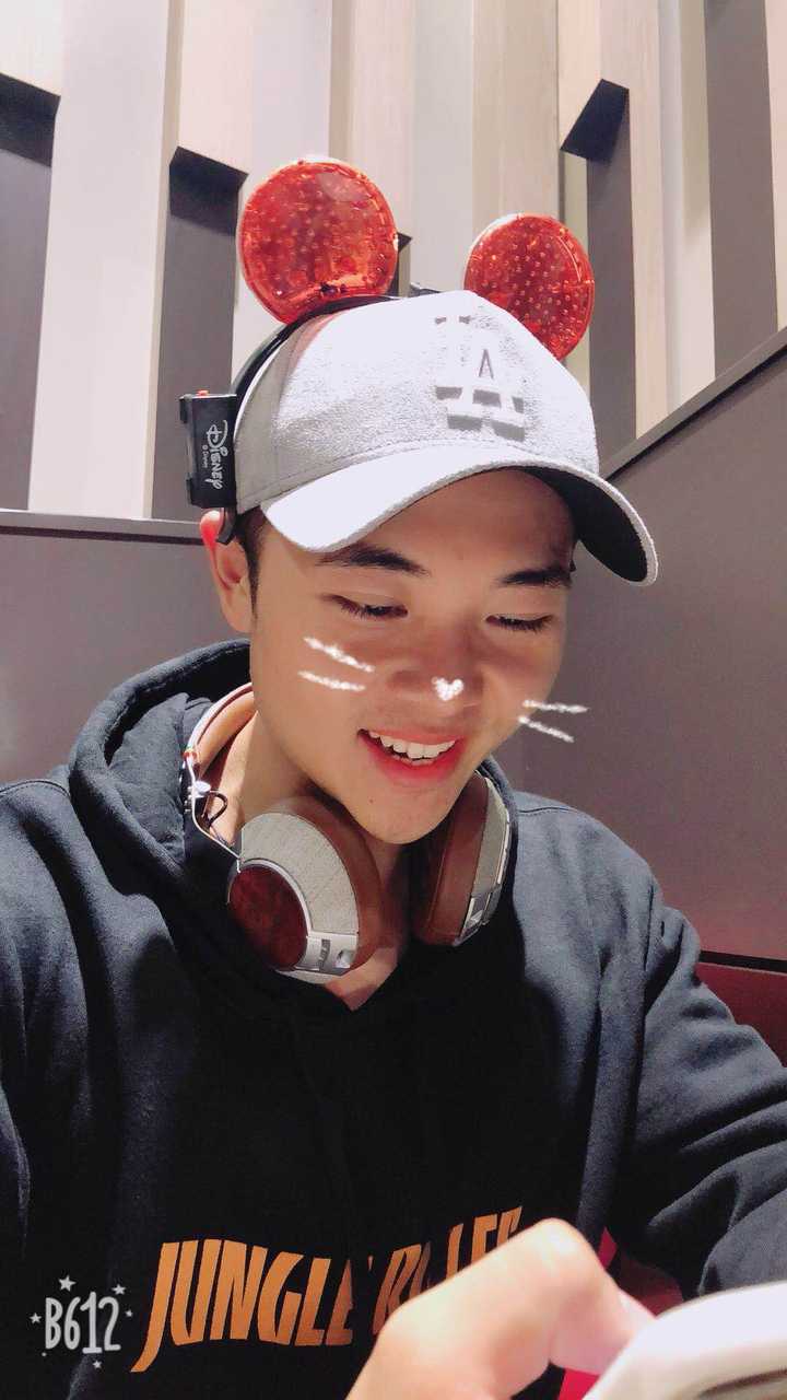 最后附上最爱香蕉君,微笑面对每一天