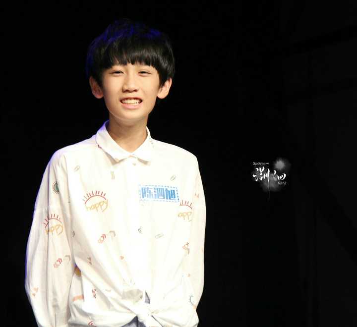 十人团粉,陈泗旭是我主担 以下,粉丝滤镜,尽量客观 【颜值】小时候真