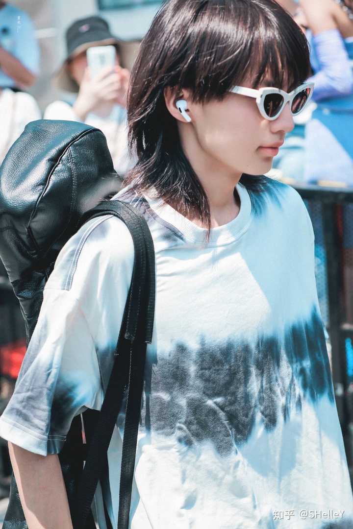 明日之子乐团季第一期下里的选手哈拉木吉帅吗