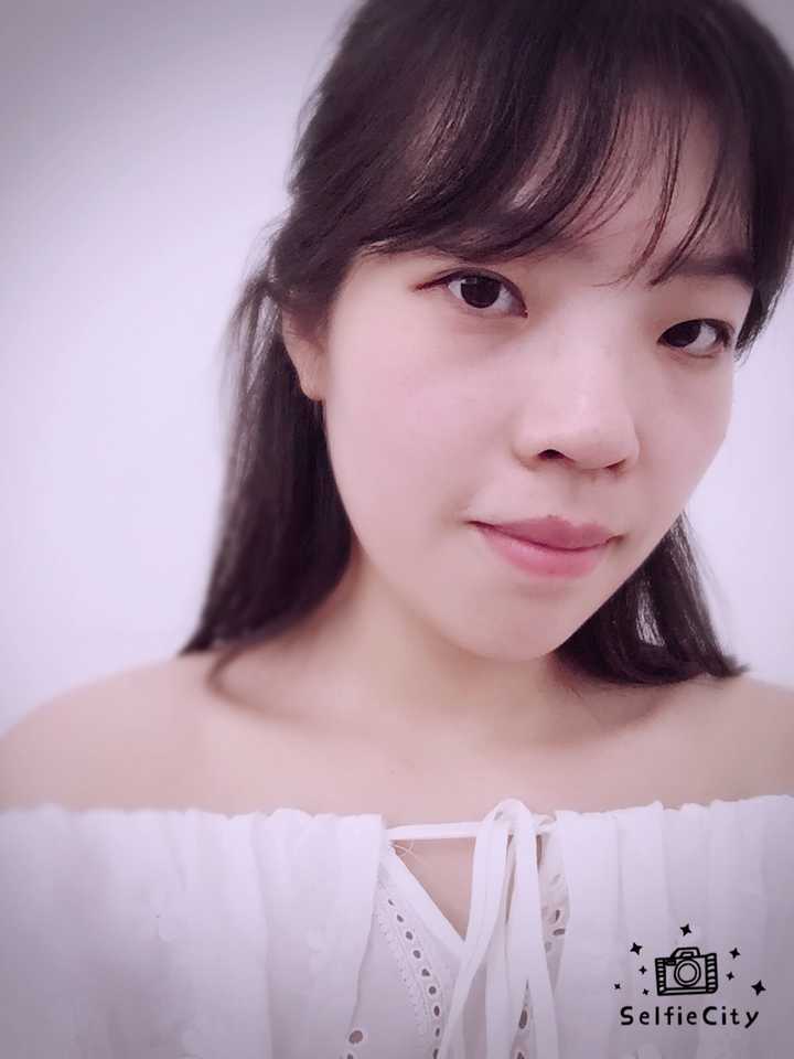 (在这个以双眼皮大眼睛为美的社会环境中……)?