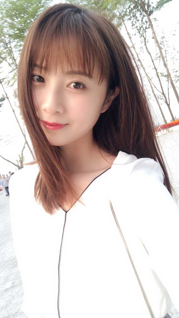 女生白衬衫的搭配有什么推荐?