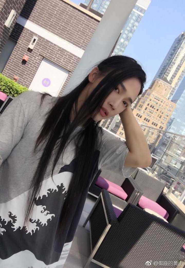 别跑题,别说看脸啊看什么啊,单纯讨论长发?