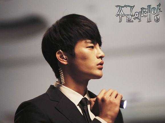 李宗元 / 徐仁国 / 郑佳恩 / 朴喜本 / 洪恩泽 / 徐孝琳 / 赵在允