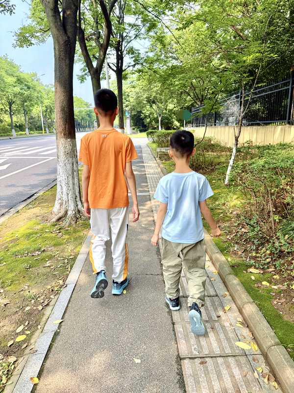 什么情况下，你会让自己的小孩不要和另一个小孩玩？