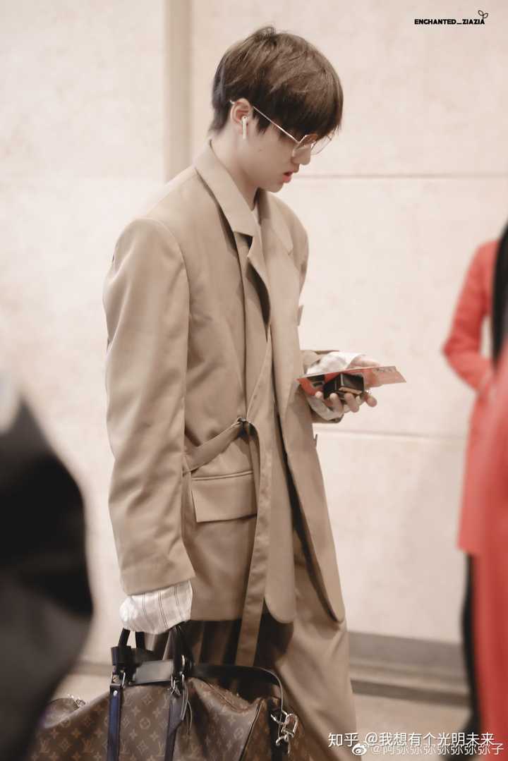 焉栩嘉的粉丝为什么总是骂他