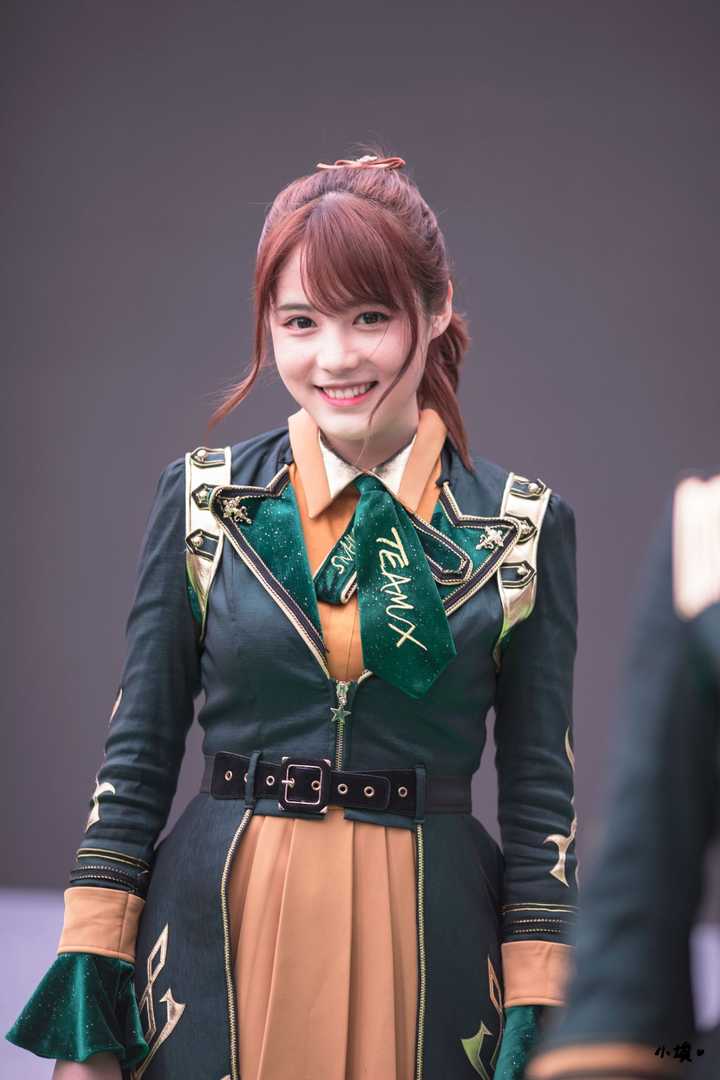 塞纳河中,那个成员真正是生活中的美女?