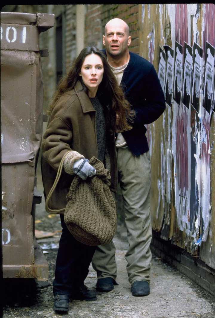 图片20查看更多简介影人:布鲁斯·威利斯 / 布拉德·皮特 / 玛德琳