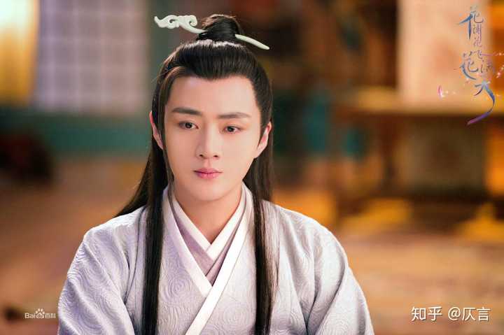 又想起后拍的《隋唐》里面的李世民:余少群这位也算是高开低走了,有些